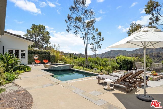 2529 Pesquera Drive, Los Angeles, CA 90049