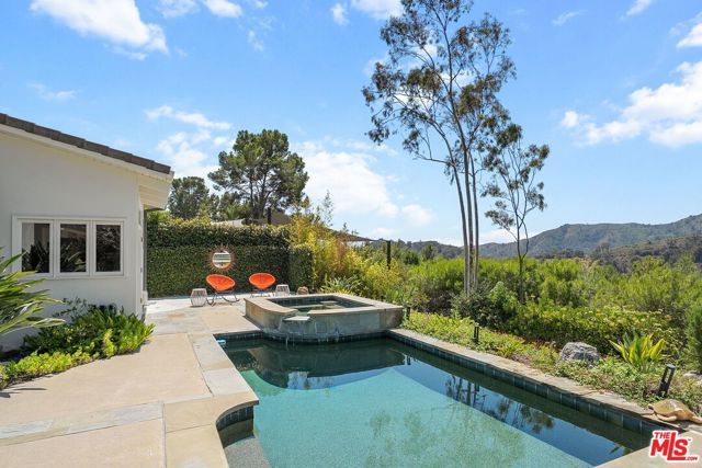 2529 Pesquera Drive, Los Angeles, CA 90049