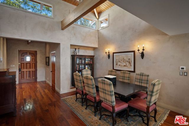 2529 Pesquera Drive, Los Angeles, CA 90049