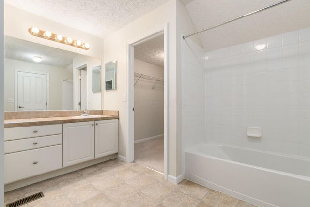 4111 Aumbrey Court, 35, New Albany, OH 43054