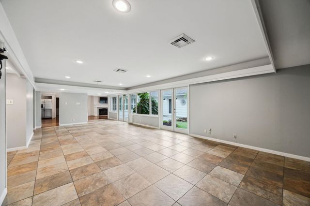 5659 Chevy Chase Drive, Houston, TX 77056