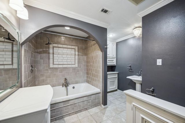 5659 Chevy Chase Drive, Houston, TX 77056