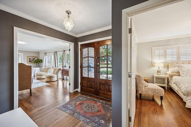 5659 Chevy Chase Drive, Houston, TX 77056