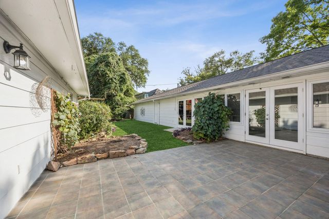 5659 Chevy Chase Drive, Houston, TX 77056