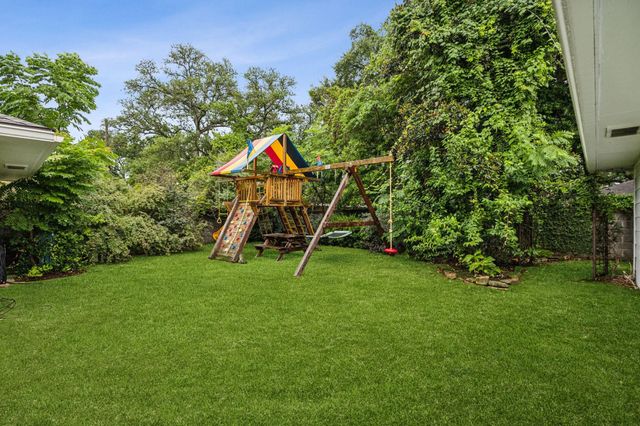 5659 Chevy Chase Drive, Houston, TX 77056