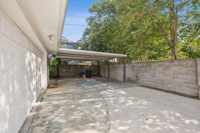 5659 Chevy Chase Drive, Houston, TX 77056