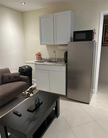 14847 SW 110th Terrace B, Miami, FL 33196