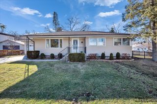 1200 Hillside View, Algonquin, IL 60102