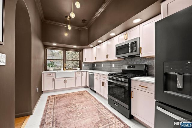 20 Reservoir Avenue, Jersey City, NJ 07307