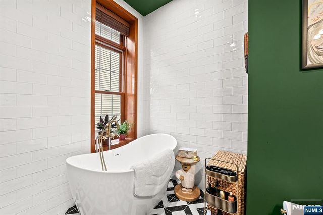 20 Reservoir Avenue, Jersey City, NJ 07307