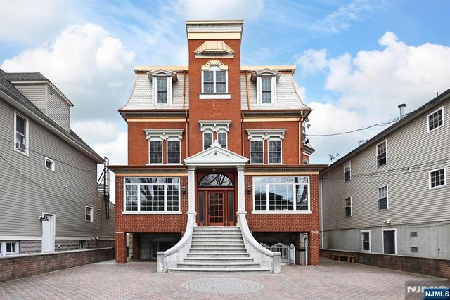 20 Reservoir Avenue, Jersey City, NJ 07307