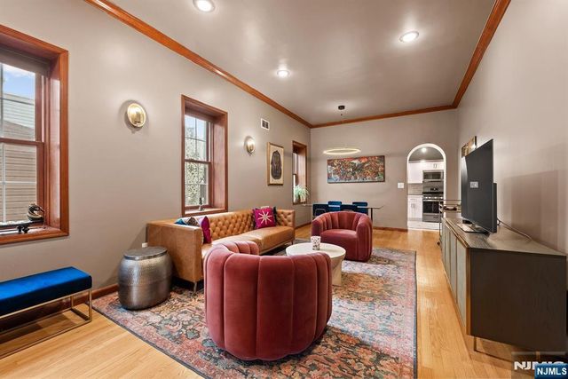 20 Reservoir Avenue, Jersey City, NJ 07307