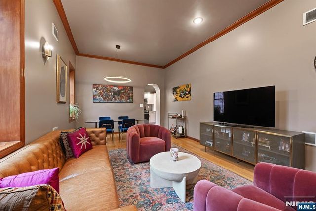 20 Reservoir Avenue, Jersey City, NJ 07307