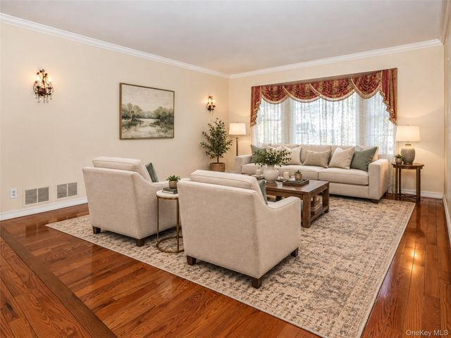 73 Kensington Oval, New Rochelle, NY 10805