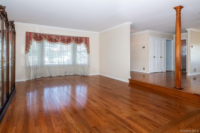 73 Kensington Oval, New Rochelle, NY 10805