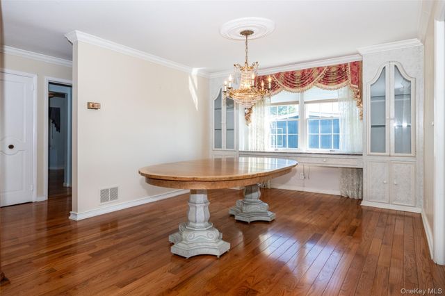 73 Kensington Oval, New Rochelle, NY 10805