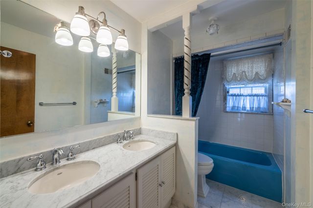 73 Kensington Oval, New Rochelle, NY 10805