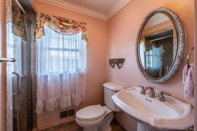 73 Kensington Oval, New Rochelle, NY 10805