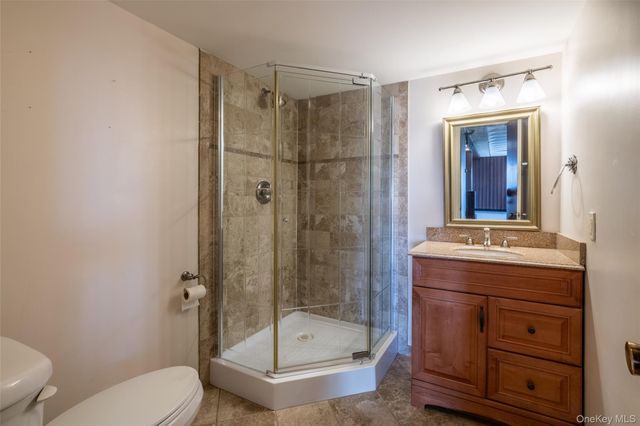 73 Kensington Oval, New Rochelle, NY 10805