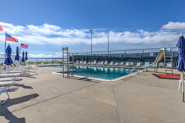 73 Kensington Oval, New Rochelle, NY 10805