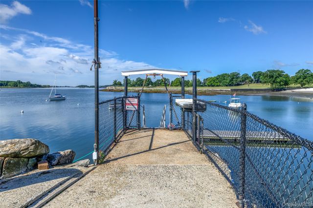 73 Kensington Oval, New Rochelle, NY 10805