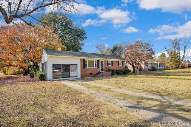 125 W Palmer Street, Raeford, NC 28376