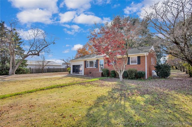 125 W Palmer Street, Raeford, NC 28376