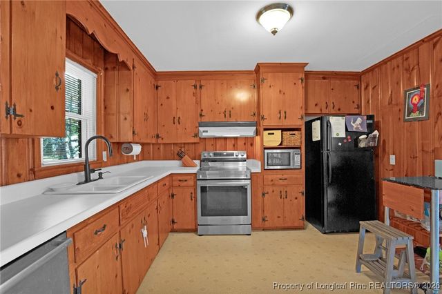 125 W Palmer Street, Raeford, NC 28376