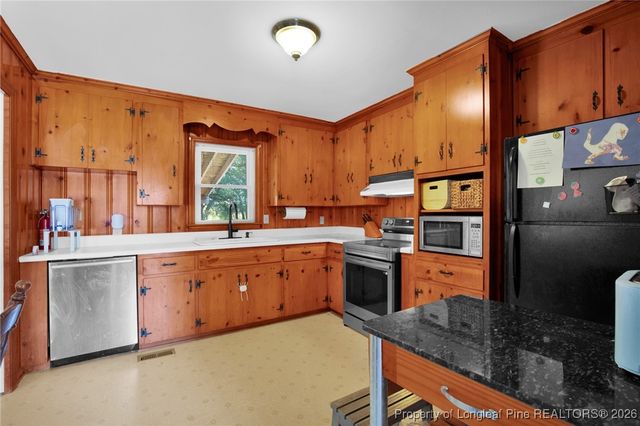 125 W Palmer Street, Raeford, NC 28376