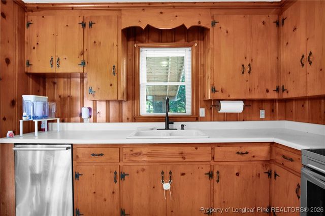 125 W Palmer Street, Raeford, NC 28376