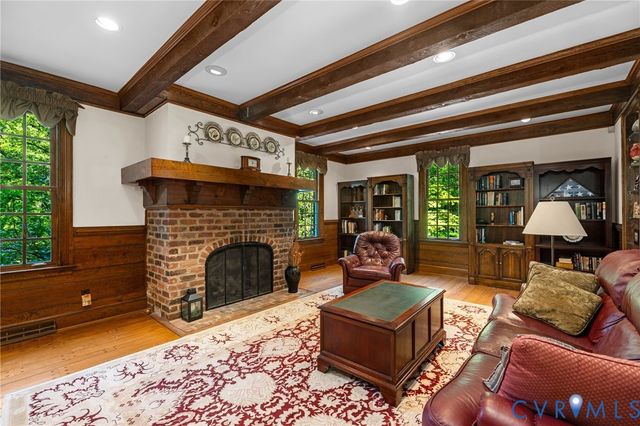 9301 Walhala Pt, North Chesterfield, VA 23236