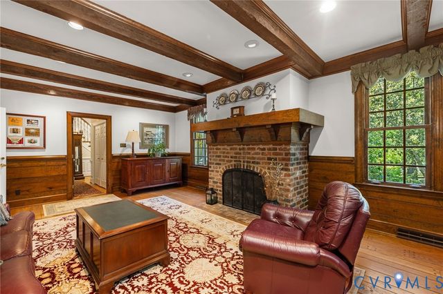 9301 Walhala Pt, North Chesterfield, VA 23236