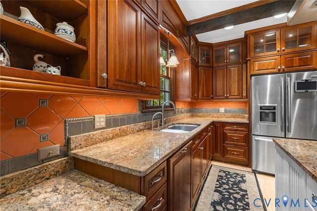 9301 Walhala Pt, North Chesterfield, VA 23236