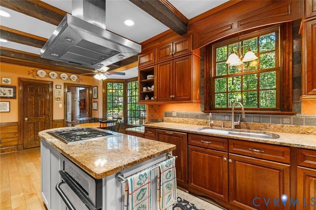 9301 Walhala Pt, North Chesterfield, VA 23236