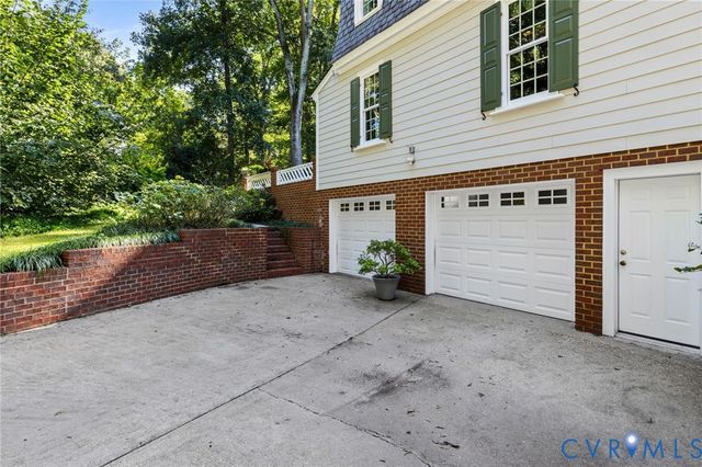 9301 Walhala Pt, North Chesterfield, VA 23236