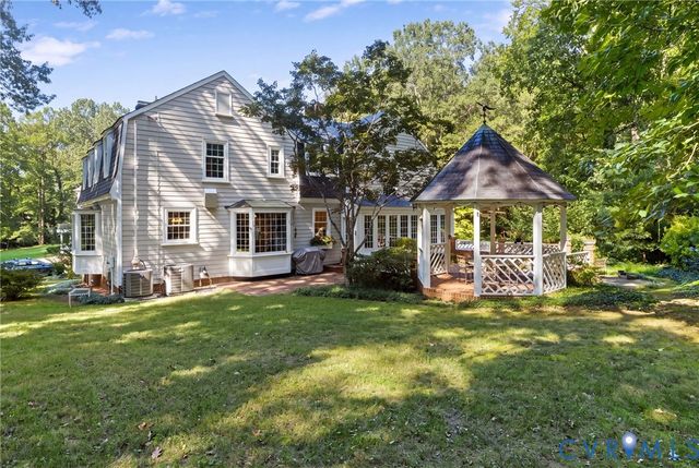 9301 Walhala Pt, North Chesterfield, VA 23236