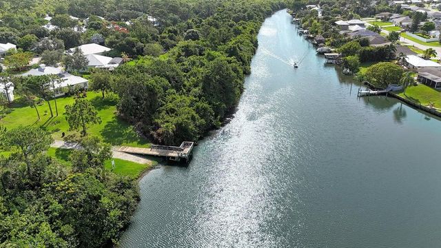 861 NE WHISTLING DUCK Way, Port St. Lucie, Port St Lucie, FL 34983