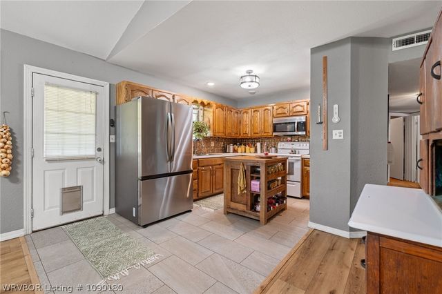 2306 Pevehouse Road, Van Buren, AR 72956