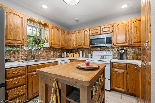 2306 Pevehouse Road, Van Buren, AR 72956