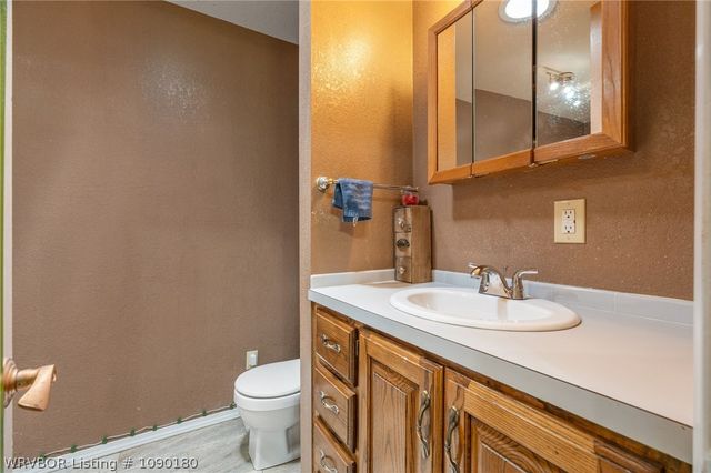 2306 Pevehouse Road, Van Buren, AR 72956