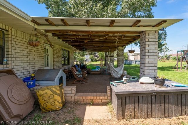 2306 Pevehouse Road, Van Buren, AR 72956