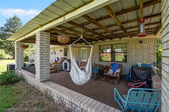 2306 Pevehouse Road, Van Buren, AR 72956