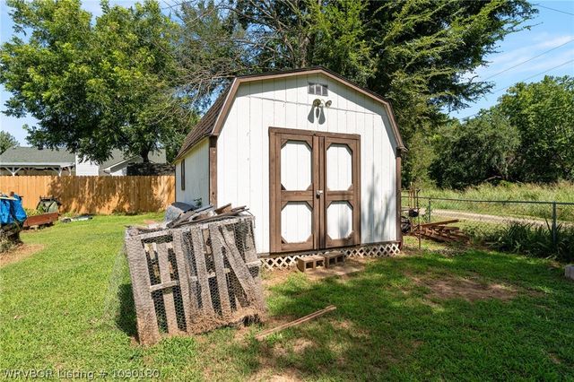 2306 Pevehouse Road, Van Buren, AR 72956