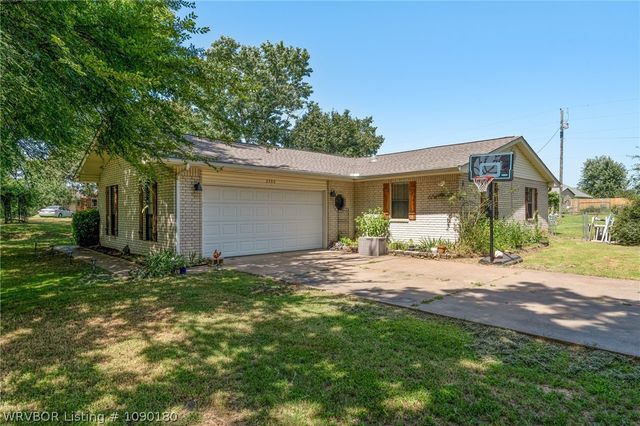 2306 Pevehouse Road, Van Buren, AR 72956