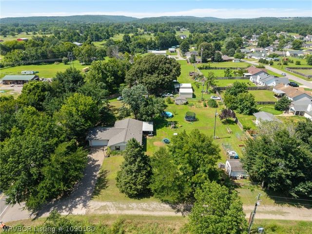 2306 Pevehouse Road, Van Buren, AR 72956