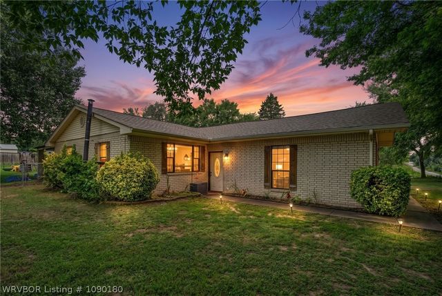 2306 Pevehouse Road, Van Buren, AR 72956