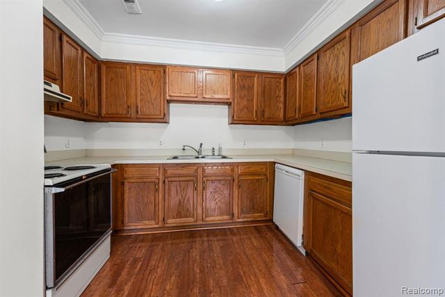 23622 Cottrell Street 5, Clinton Township, MI 48035