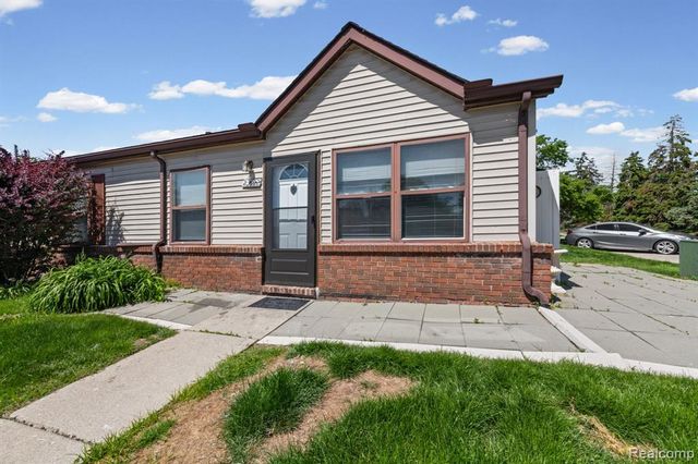 23622 Cottrell Street 5, Clinton Township, MI 48035