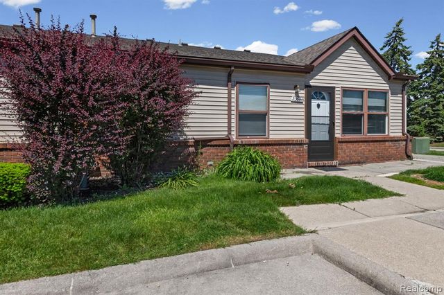 23622 Cottrell Street 5, Clinton Township, MI 48035