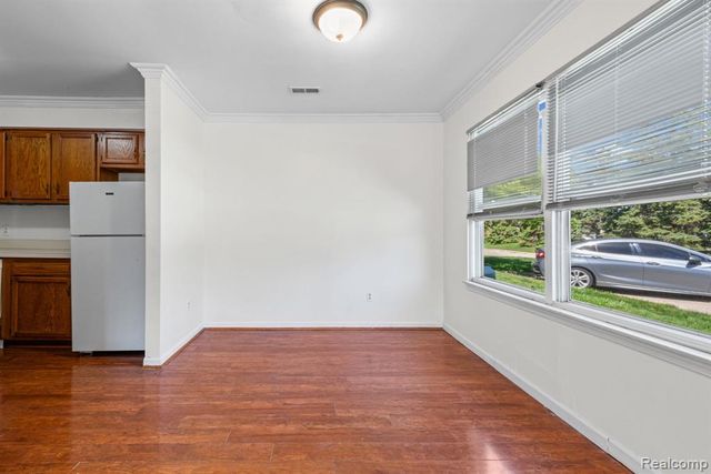 23622 Cottrell Street 5, Clinton Township, MI 48035